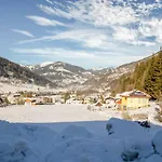 Feld Am Near Slopes