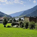 Feld Am Near Slopes * 湖畔的费尔德