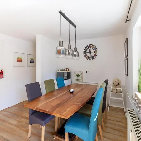 Feld Am Near Slopes * 湖畔的费尔德