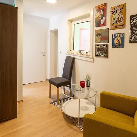 Feld Am Near Slopes * 湖畔的费尔德