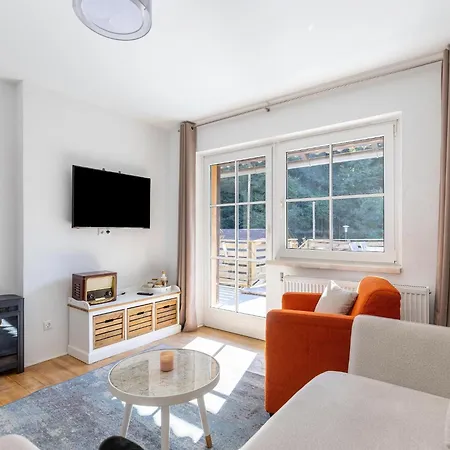 Feld Am Near Slopes * 湖畔的费尔德