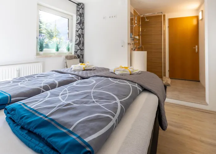 Feld Am Near Slopes * 湖畔的费尔德