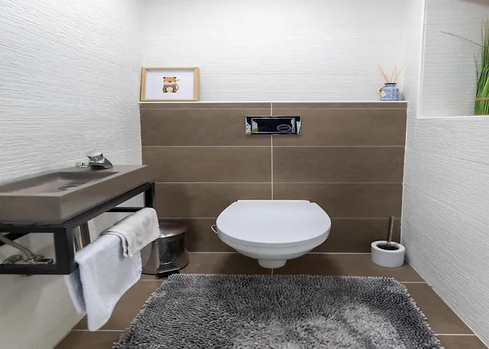 Feld Am Near Slopes * 湖畔的费尔德